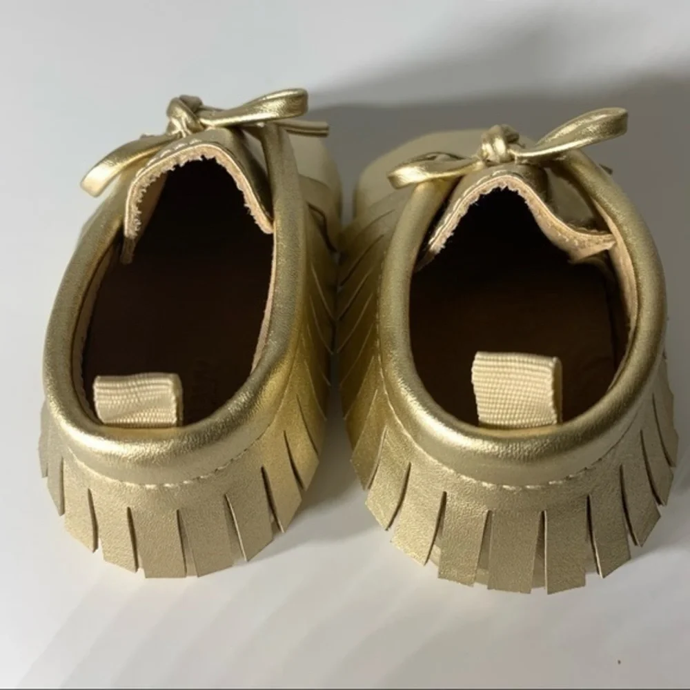 Old Navy Gold Fringe Moccasin Baby NWOT 12-18M